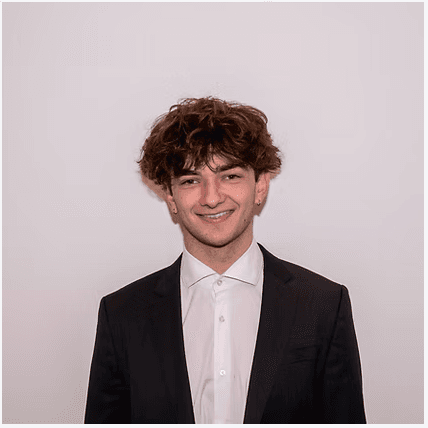 Headshot of Felix Tuchscherer